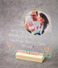 Cargar imagen en el visor de la galería, Placa de acrílico modelo Corazón
