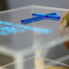 Cargar imagen en el visor de la galería, Caja de Acrílico personalizada
